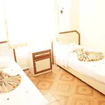 Hotel Leons Sun Village