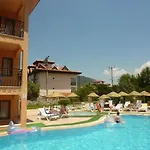 Hotel Leons Sun Village 4*