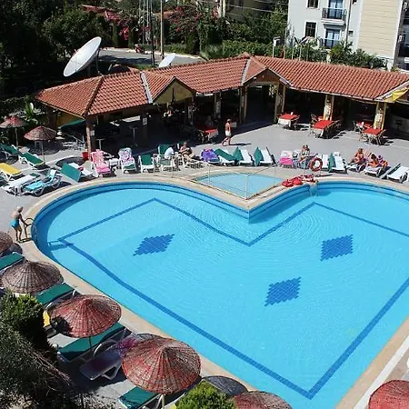 מלון Leons Sun Village מרמריס