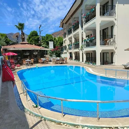 מלון Leons Sun Village
