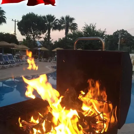 מלון Leons Sun Village