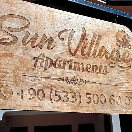 Leons Sun Village מלון