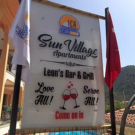 Leons Sun Village מלון 4*
