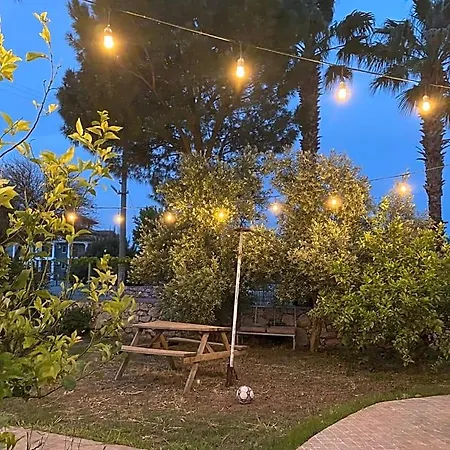 מלון Leons Sun Village 4*