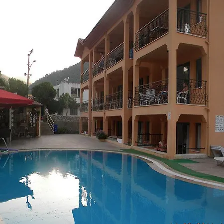 Hotel Leons Sun Village