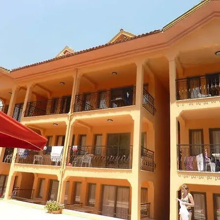 Leons Sun Village ホテル マルマリス