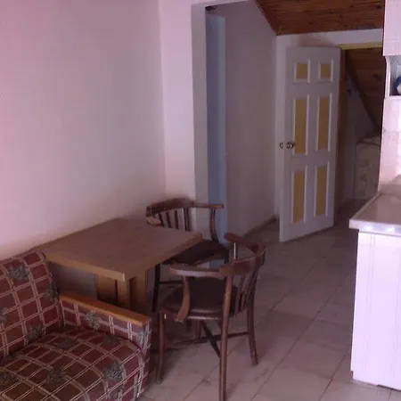 Hotel Leons Sun Village 4*