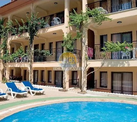 Leons Sun Village מלון