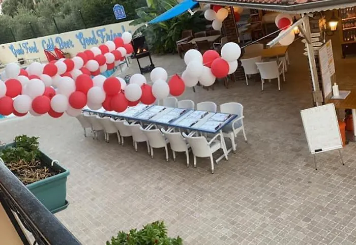 Leons Sun Village Hotell 4*