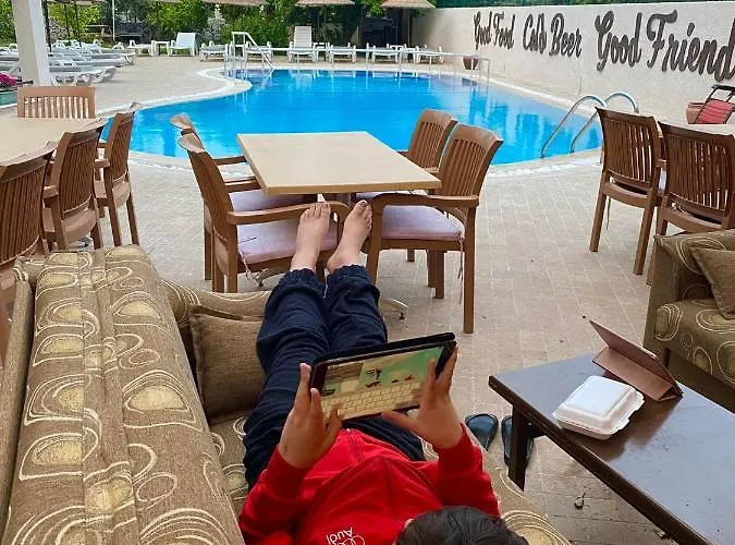 Leons Sun Village Ξενοδοχείο