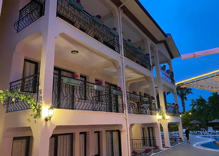 Ξενοδοχείο Leons Sun Village Μαρμαρίς