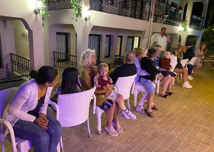 Ξενοδοχείο Leons Sun Village 4*