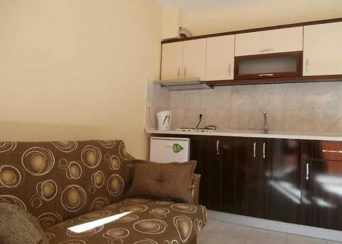 Leons Sun Village Μαρμαρίς