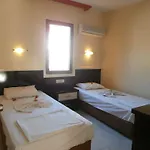 Leons Sun Village Szálloda 4*