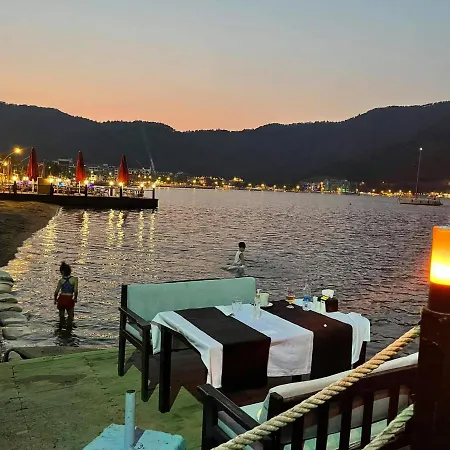 Hotel Leons Sun Village