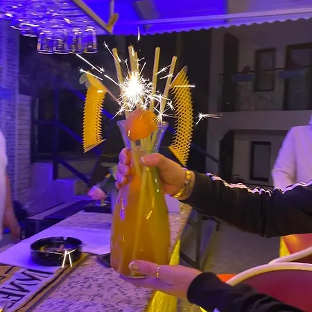 Hotel Leons Sun Village