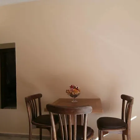 Hotel Leons Sun Village