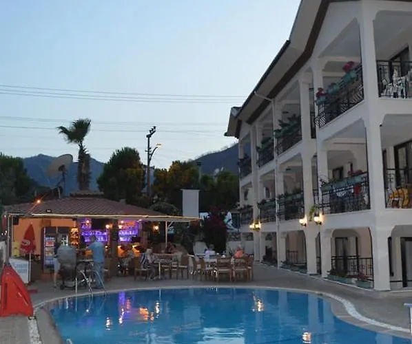 Leons Sun Village Otel 4*